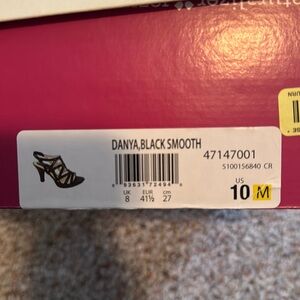 Women’s Naturalizer Black Heels